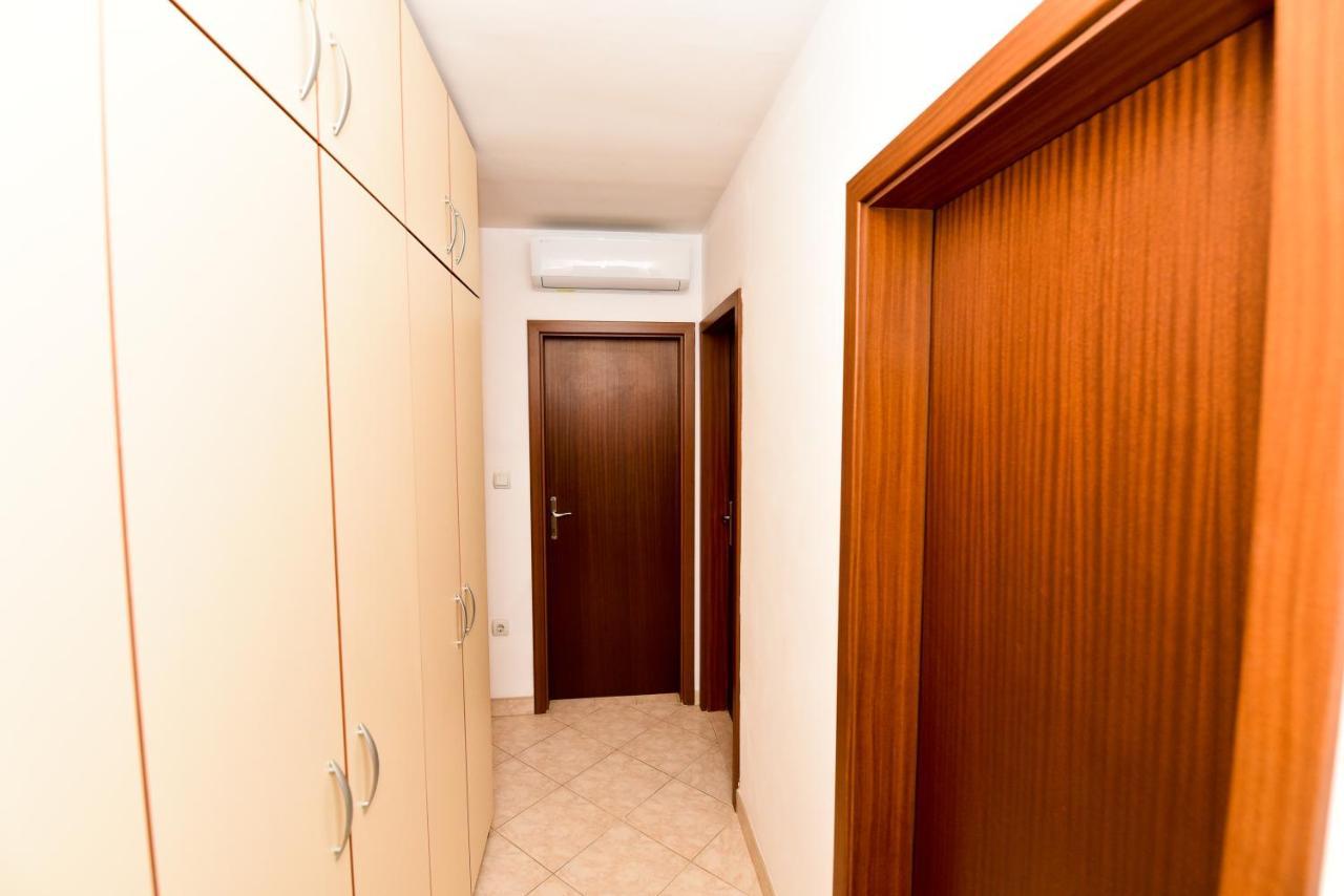 Apartment Nelly- Self Check-In Zadar Bagian luar foto