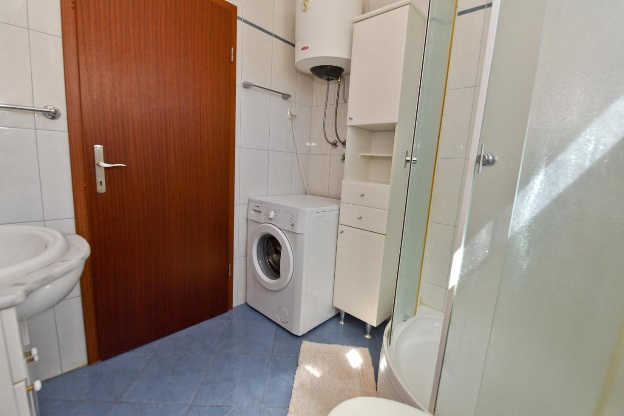 Apartment Nelly- Self Check-In Zadar Bagian luar foto