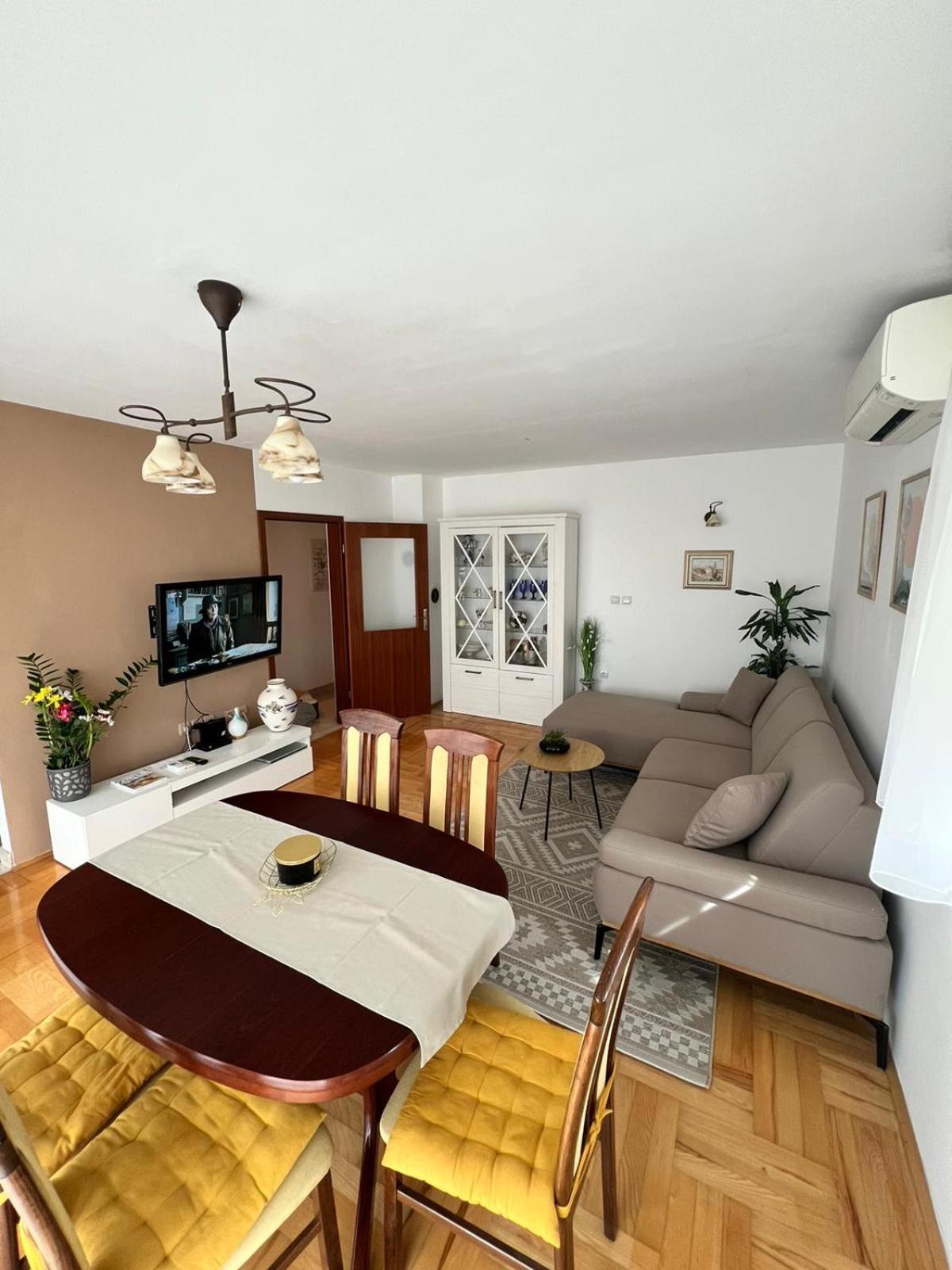 Apartment Nelly- Self Check-In Zadar Bagian luar foto